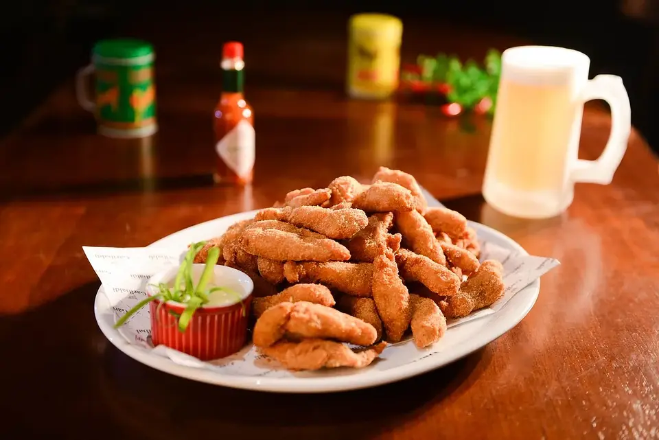 Iscas de Frango com Molho Especial
