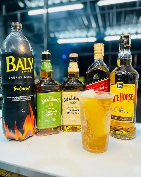 Copo 700 wisk energético e gelo 