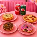 Combo Casal Happy - 2 Mini Pizzas + 2 Donuts doces com Recheio + 2 Refris Lata