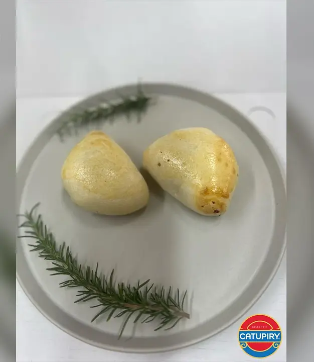 ESFIHA DE CALABRESA COM CATUPIRY