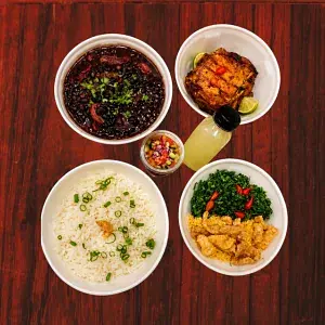 Feijoada Suprema — Serve 3 pessoas