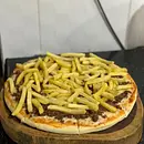Pizza de carne de sol com fritas