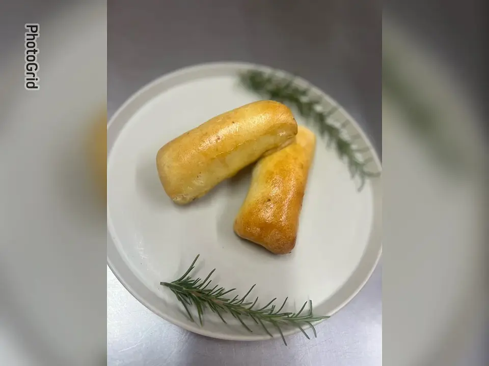 ENROLADINHO DE PRESUNTO E QUEIJO