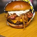 COMBO CLASSIC GOLD (BURGUER, BATATA, REFRI 200ML) 